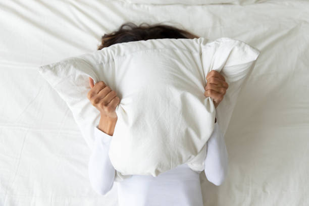فریاد زدن در بالشت برای بازیابی انرژی زنانه